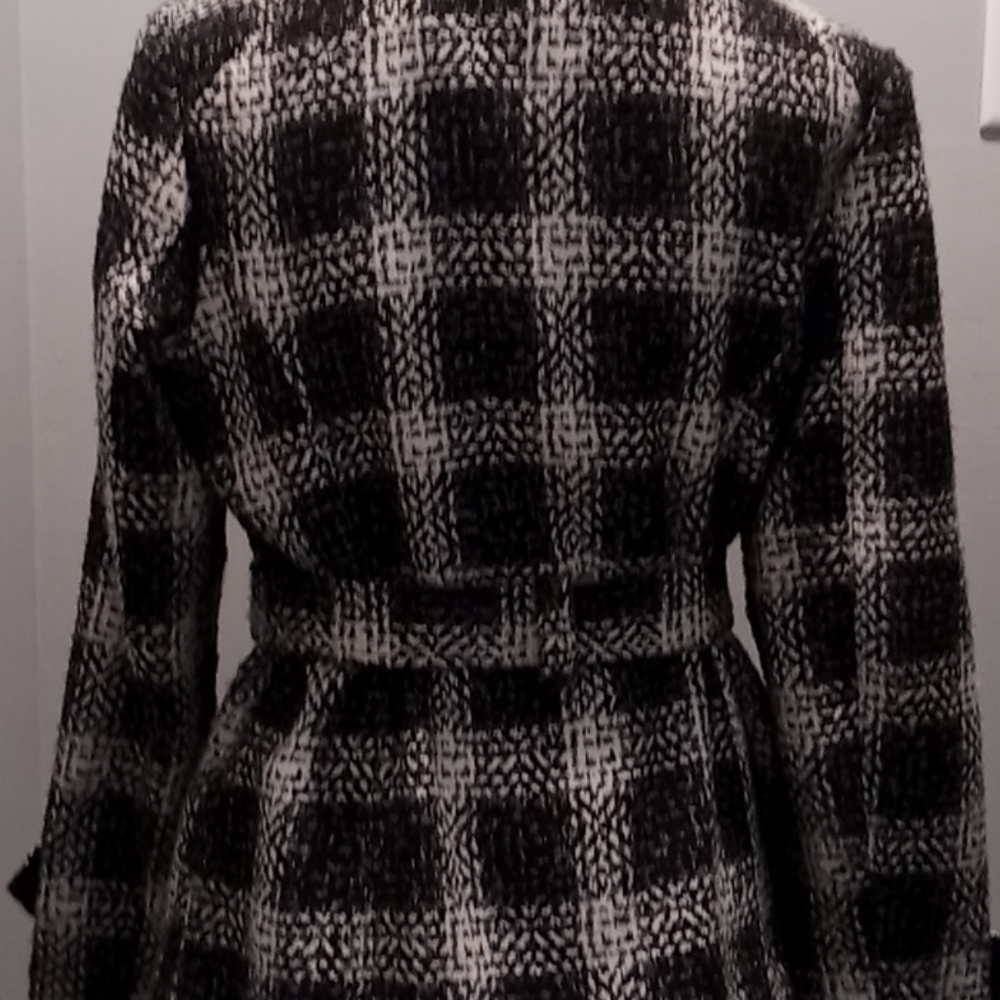 Coat - Picture 2 of 2
